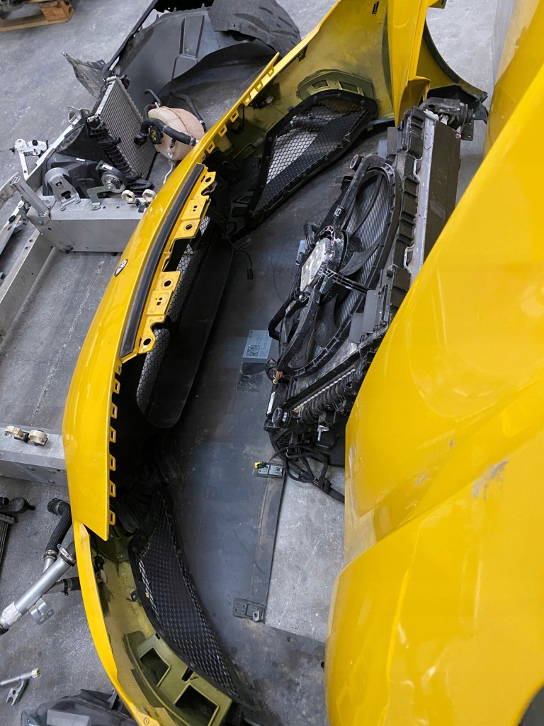 Maserati mc20 mc 20 капот бампер крыло радиатор kompletny перед с Разборки