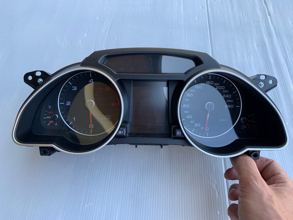 фото №1, Audi a5 8t lift счетчик приборная панель 8t0920932n оригинал