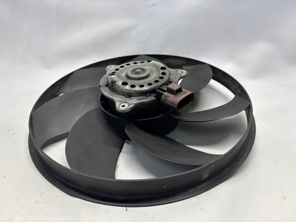 фото №7, Ford fiesta mk7 корпус вентилятора вентилятор m142819