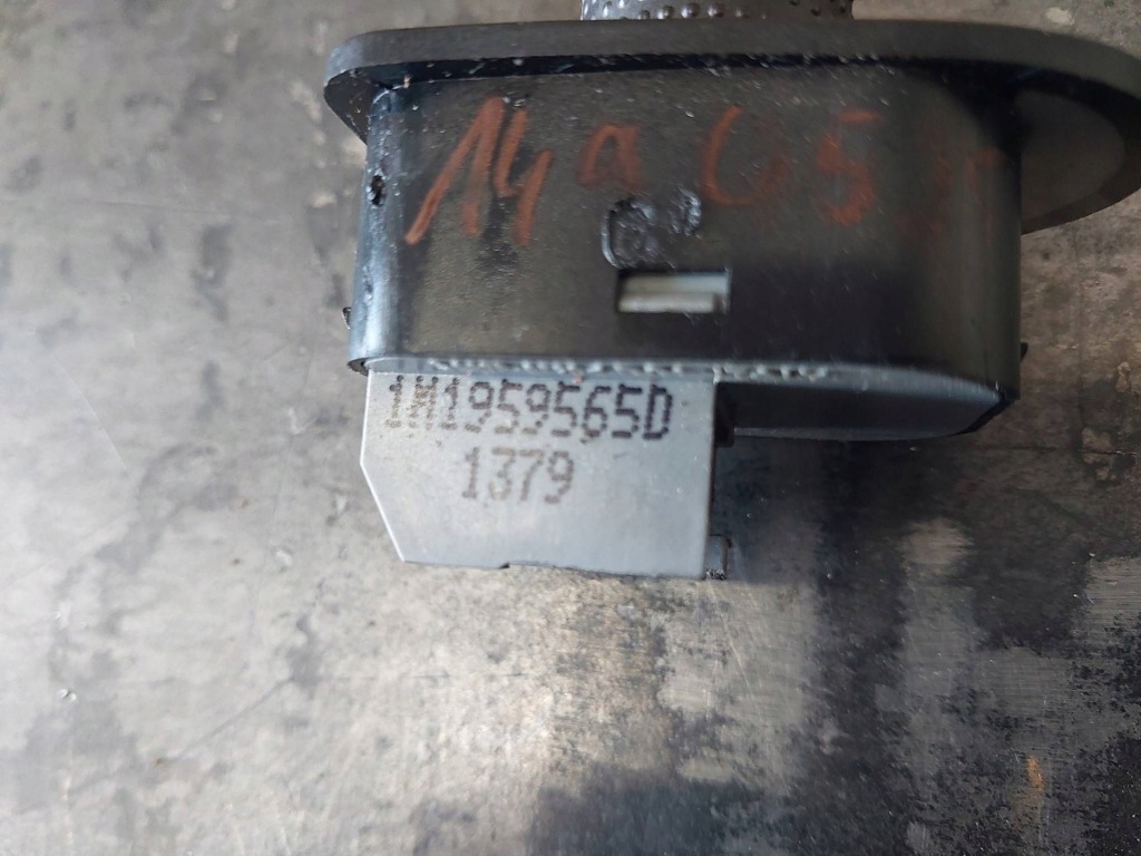 Купить Кнопка регулировки складывания зеркал боковых seat leon 1m 1m1959565d