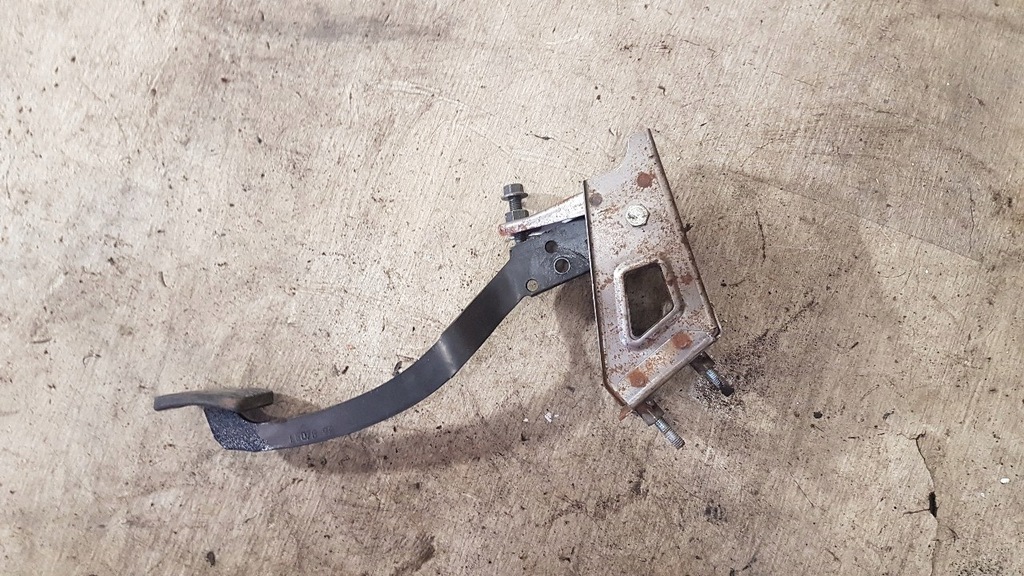 фото №1, Педаль зчеплення mitsubishi carisma 1.9 td