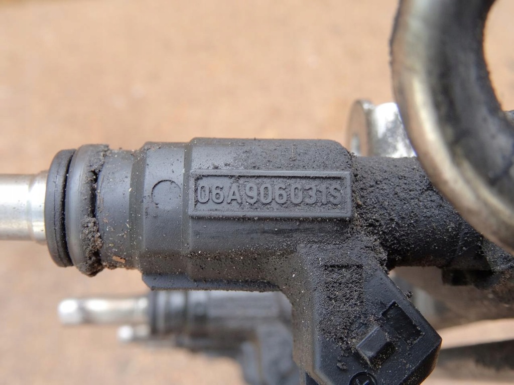 фото №8, Audi tt 8n 1.8t 1.8 turbo молдинг форсунки провода топлива 06a906031s