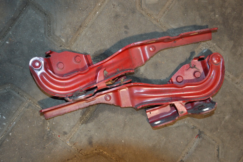 фото №1, Alfa giulietta петли капот l+p