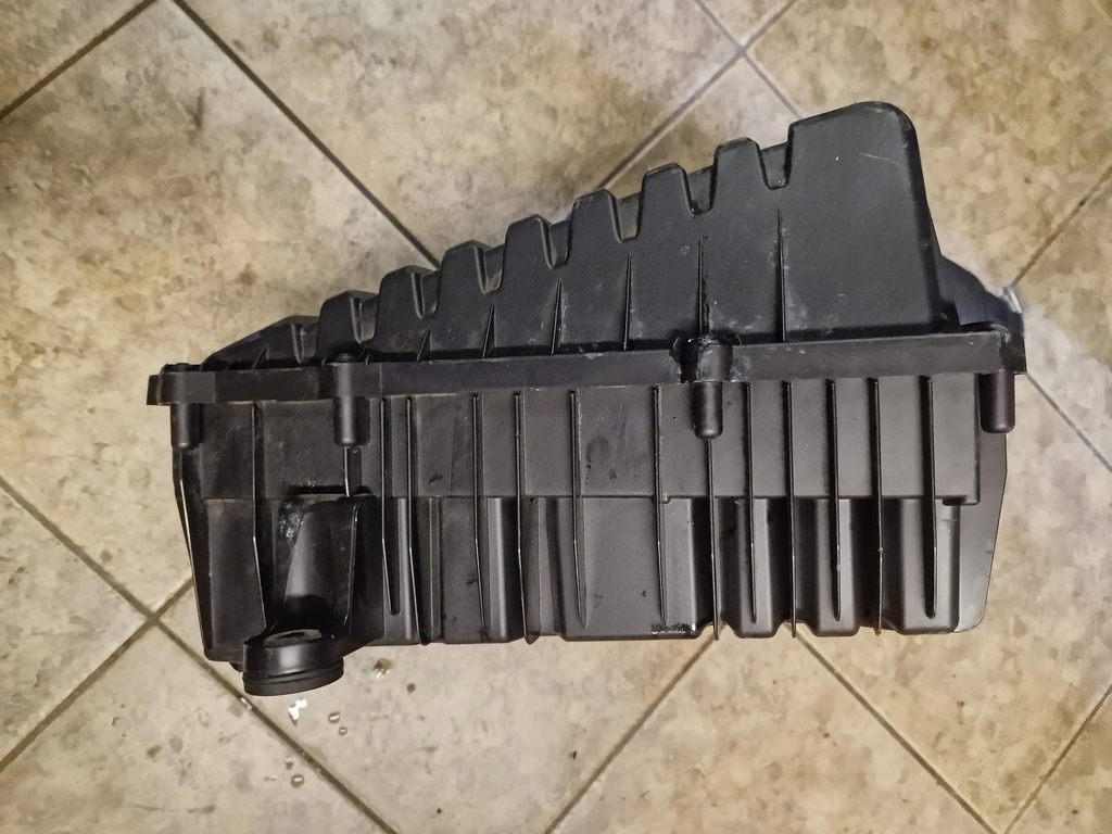 фото №5, Корпус фільтра повітря audi rs3 3q0129607a