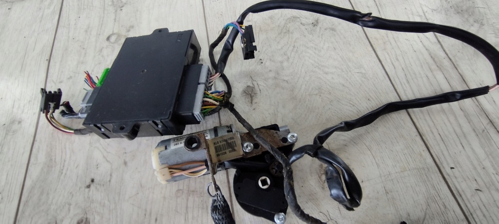 фото №5, Volvo s80 s60 xc90 моторчик сиденья + модуль