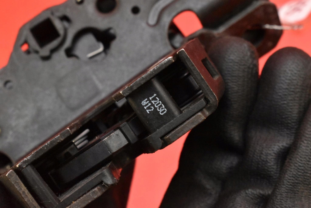 Замок кришки задній багажника 13581023 opel astra 4 iv j 5d hb 09-14 Київ