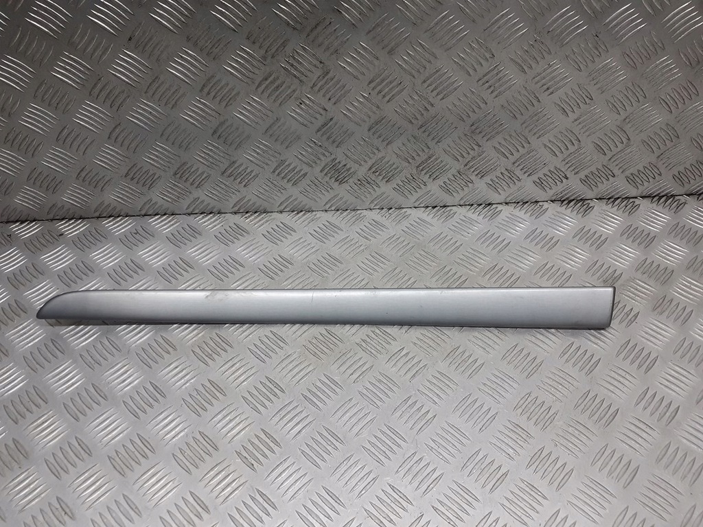 фото №1, Молдинг дверь правая задняя audi a4 b7 la7w