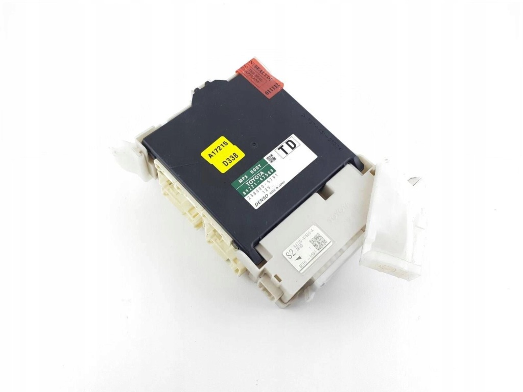 фото №1, Toyota prius xw50 коробка предохранителей 8922147500