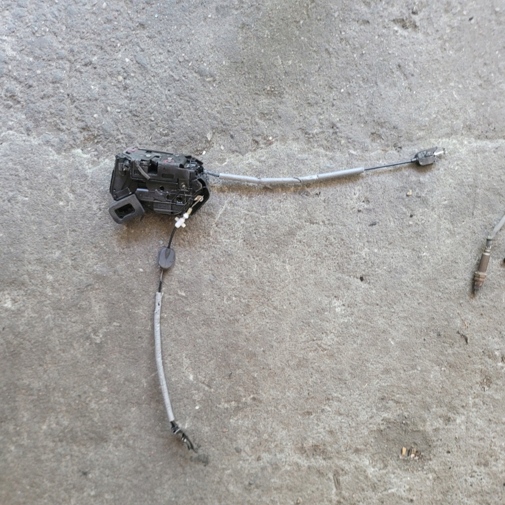 фото №1, Замок дверь левый 5ta839015k golf vw оригинальный номер