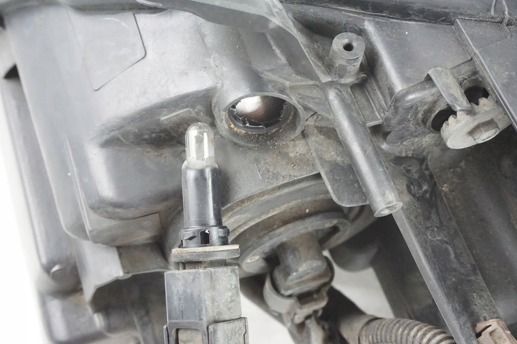 фото №9, Лампа правая ксенон lexus rx 300 330 350 400