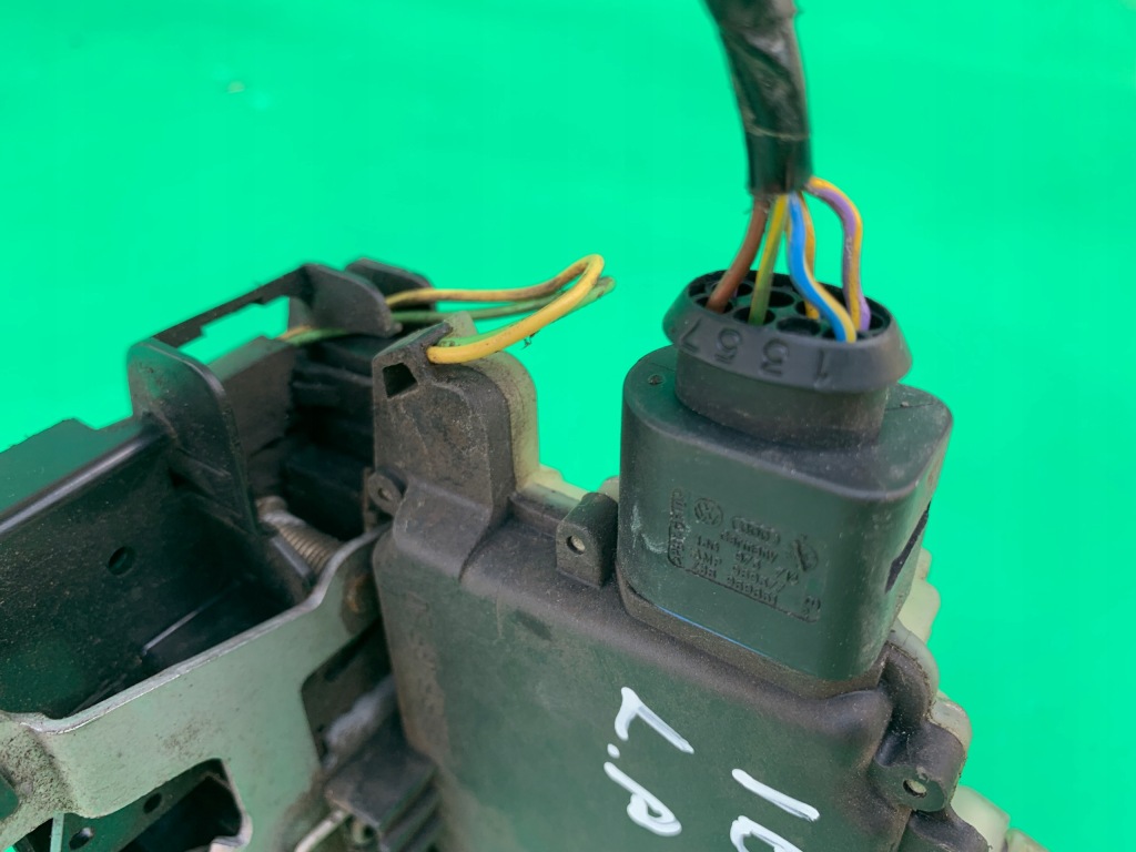 фото №8, Замок дверь левый передний seat ibiza iii 3 6l 02-