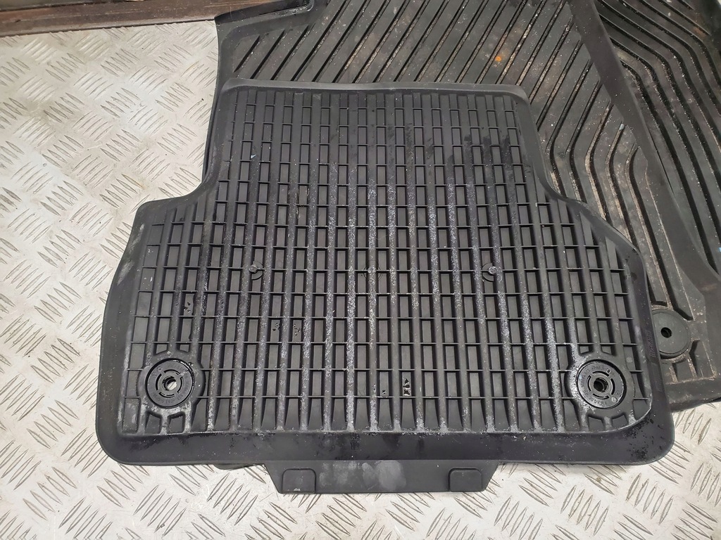 фото №12, Audi a4 s4 b9 8w 8w1061501 комплект обшивка