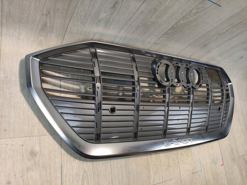 Audi e-tron решітка радіатора решітка  радіатора 4ke853651b Недорого