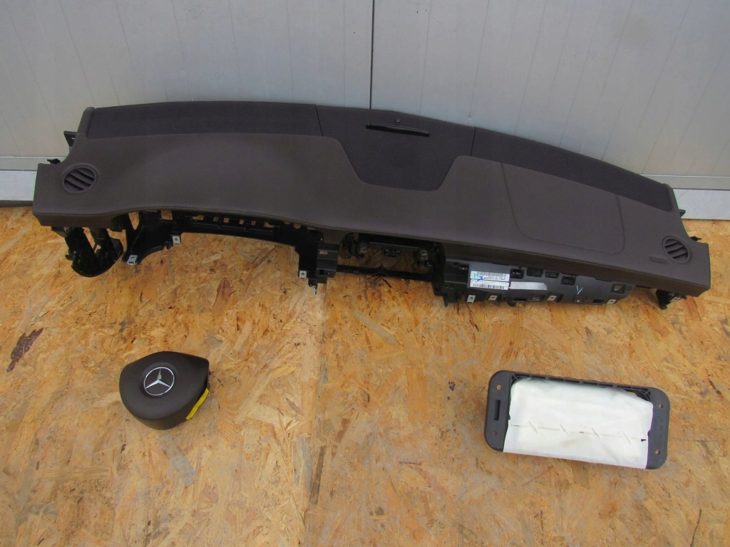 фото №1, Mercedes cls w218 218 lift панель  панель приладів приладова подушка безпеки pulpit коричневий