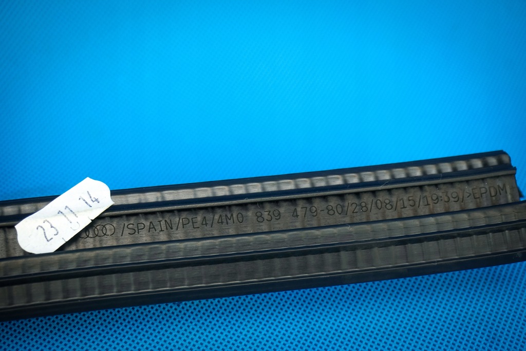 фото №7, Прокладка уплотнитель стекло левый задняя audi q7 sq7 4m 4m0839479