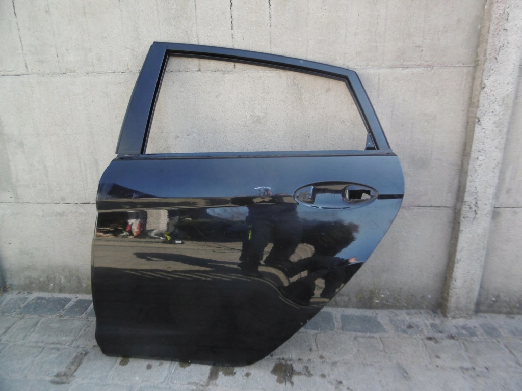 фото №1, Ford fiesta mk7 -дверь задние левая