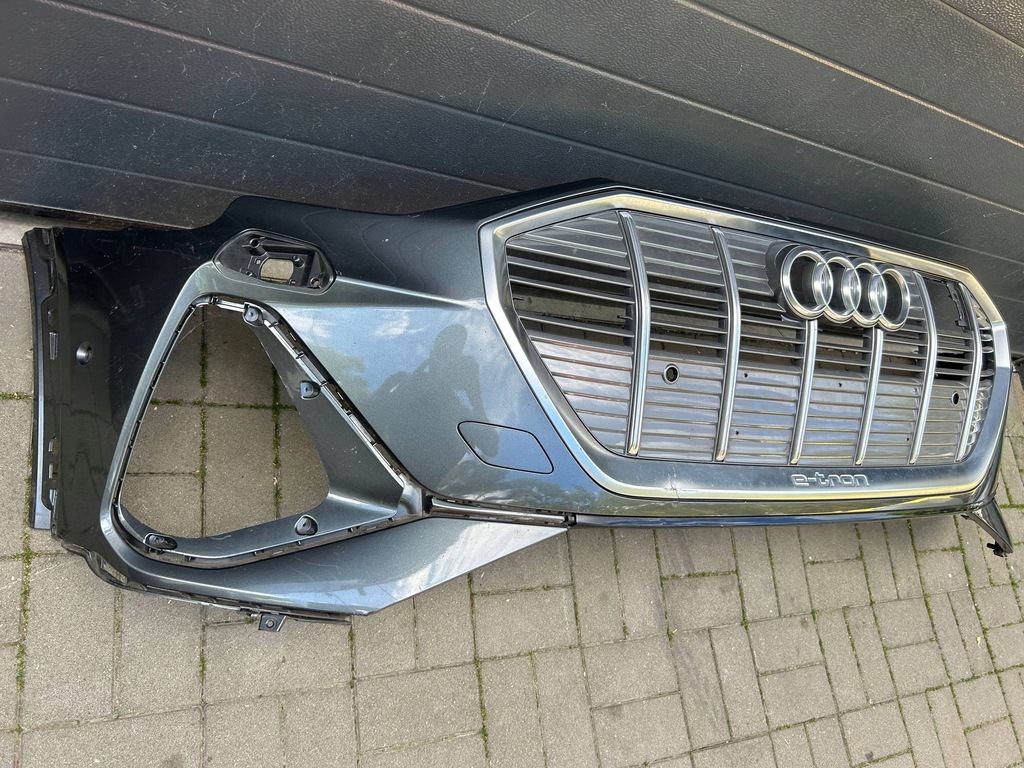 фото №8, Audi q8 e-tron s line бампер перед передний