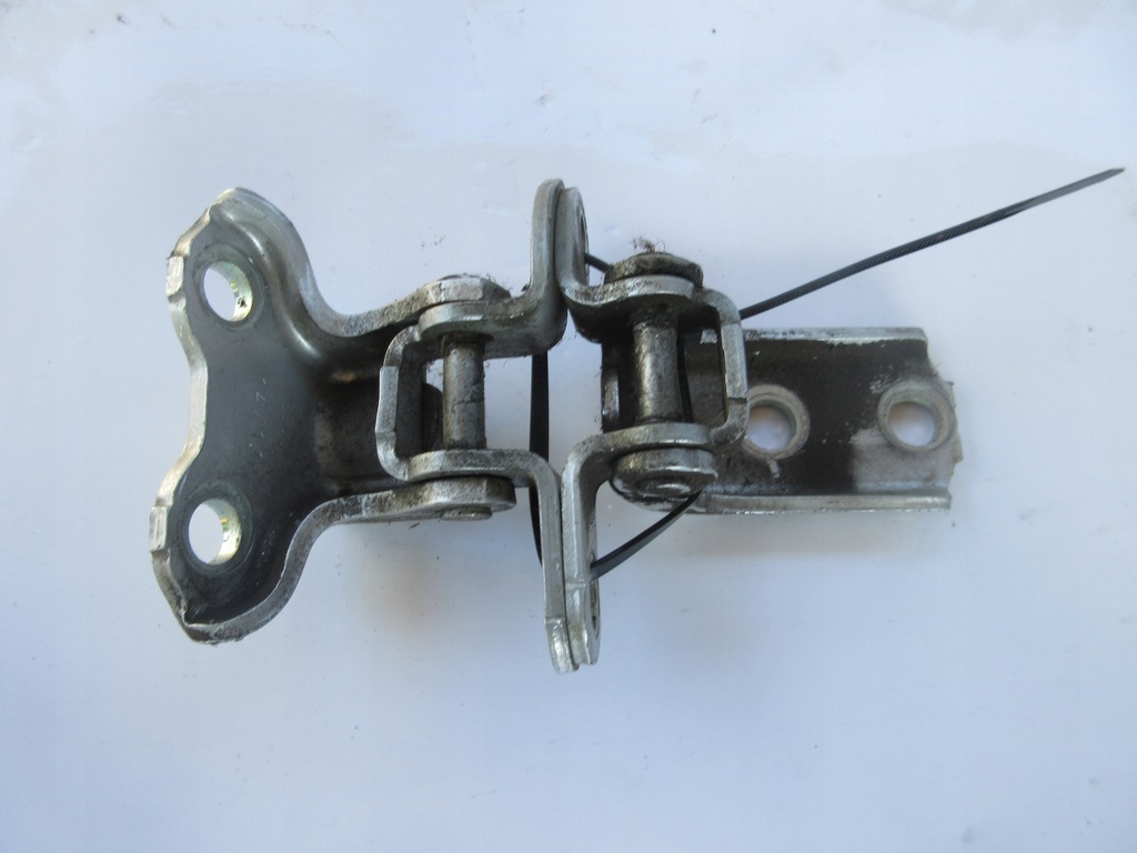 фото №1, Петля петлі двері лівий задня avensis t27 1f7 kombi