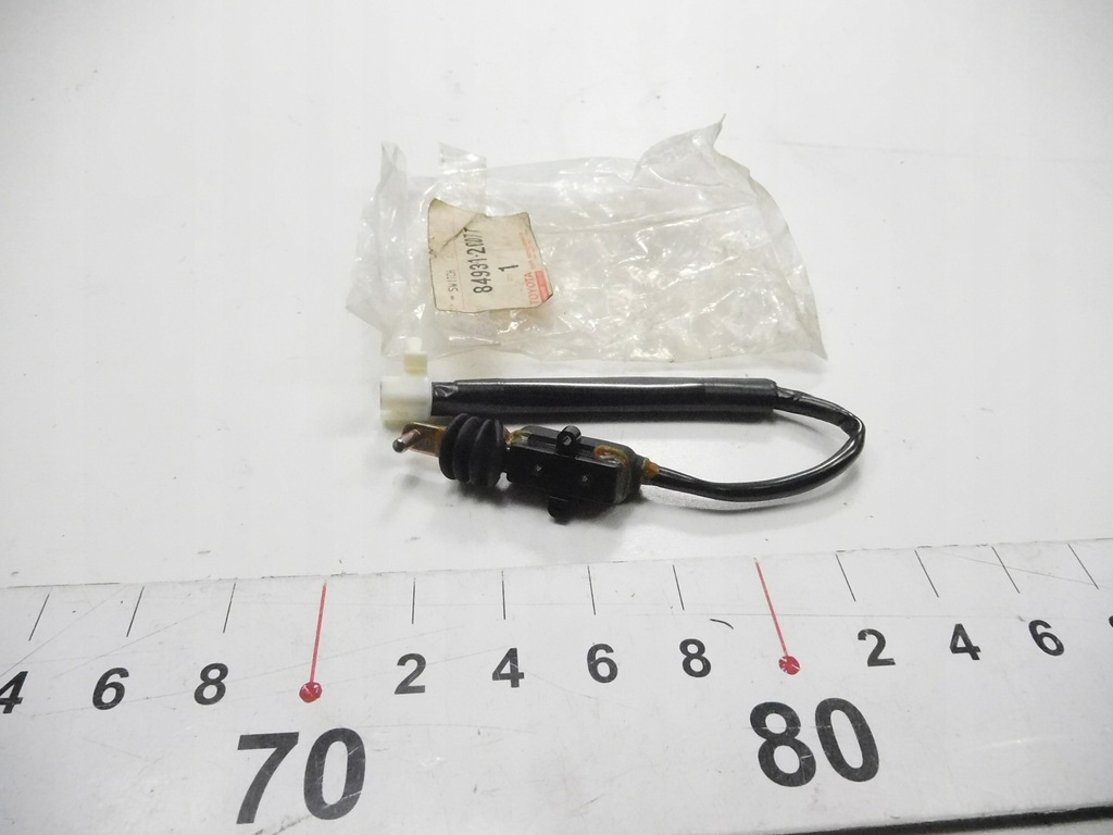 фото №6, Переключатель, управление двери toyota corolla оригинальный номер 84931-20071