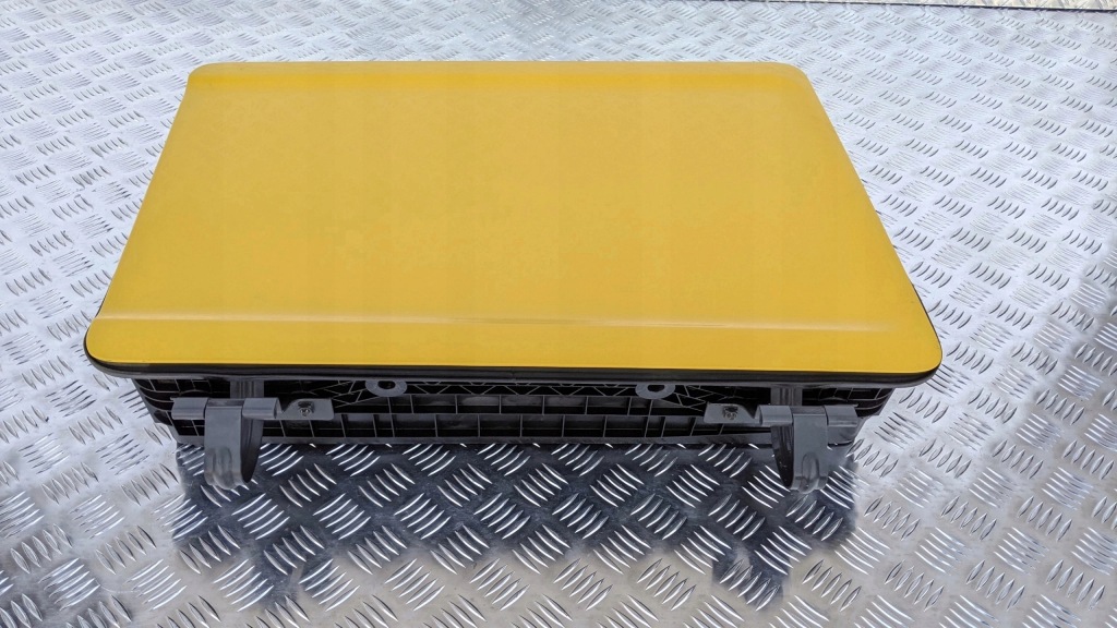 фото №2, Крышка багажника бардачка кабины scania r левая сторона