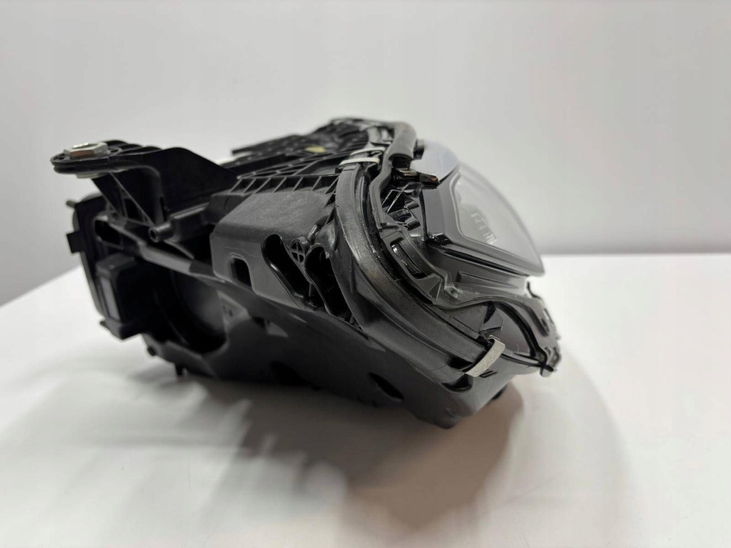 Купить Mercedes eqs 297 w297 digital light лампа правая перед передняя 2979062203