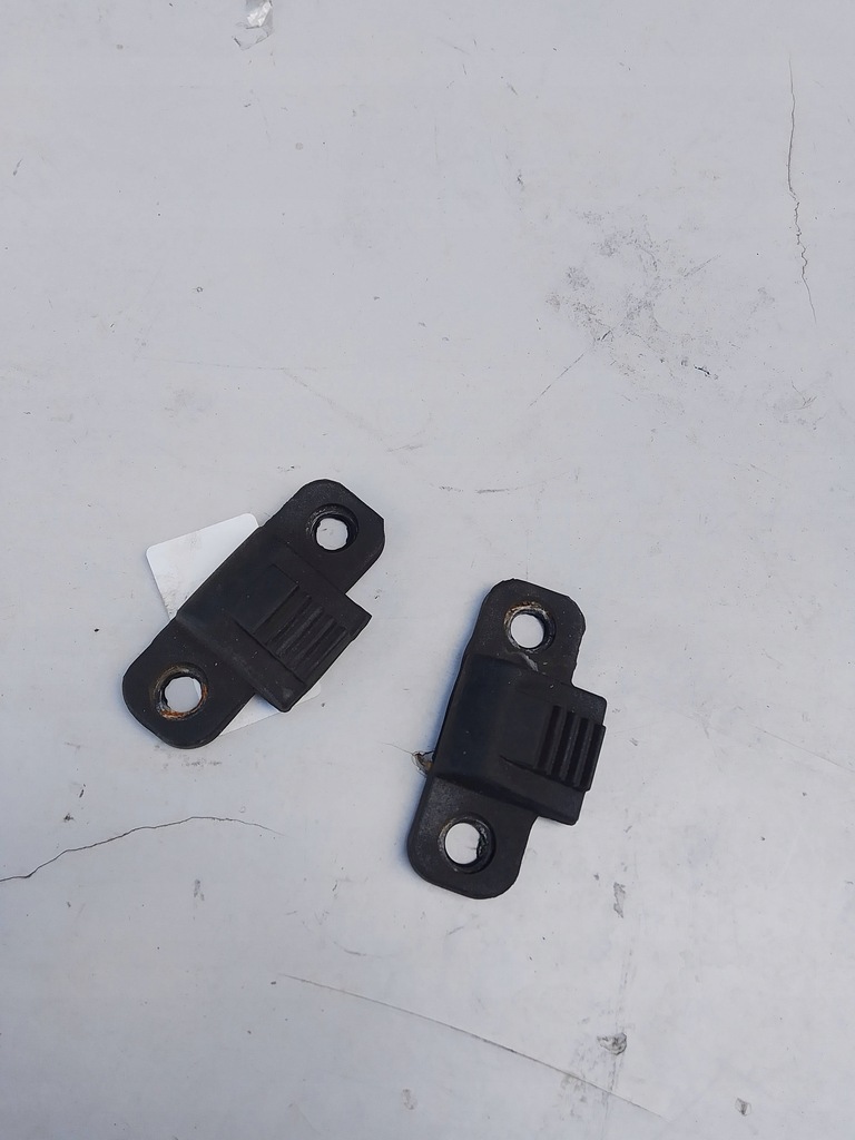 фото №1, Maserati levante відбійник кришки багажника задня