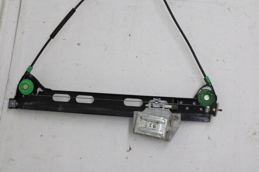 фото №8, Audi a4 b7 cc cabrio 2007r- подъемник стекло правый перед