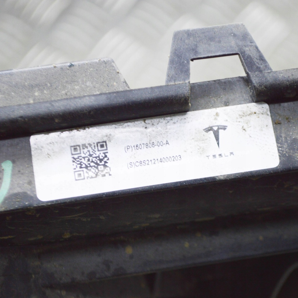 Tesla model 3 2021 накладка вентилятора радиатора Недорого