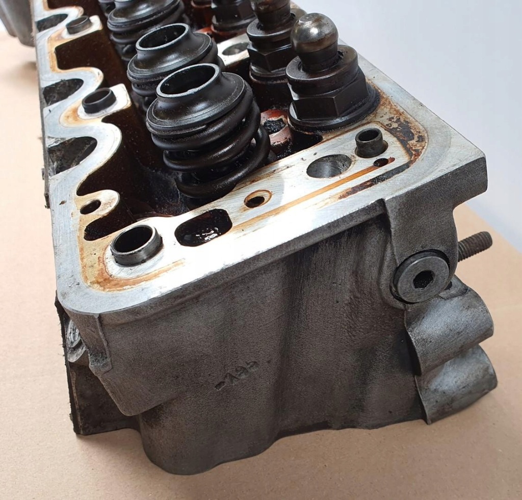 Головка двигуна mercedes w126 3.8 v8 r1160163301 Недорого