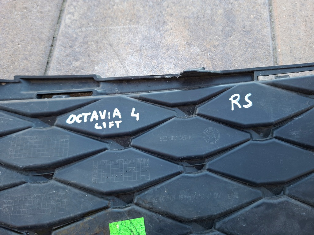фото №10, Skoda octavia iv 4 rs lift решётка бампера левый перед 5e3807367a