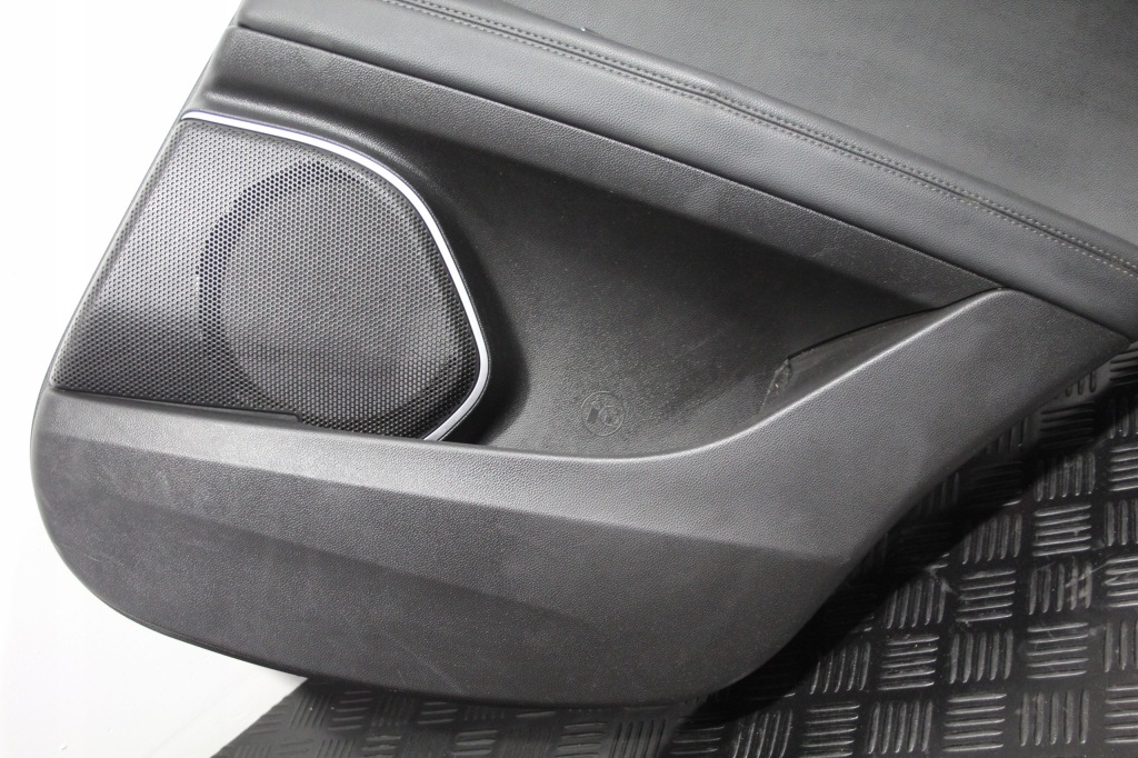 фото №4, Обивка обшивка дверь правый задняя stelvio