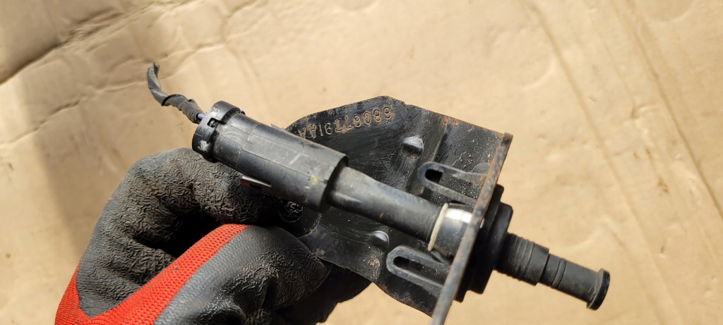 фото №8, Jeep wrangler jk датчик открывания капот кронштейн 68067791aa