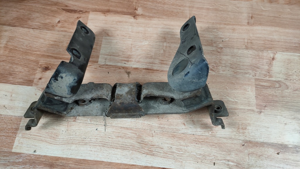 фото №1, Jeep grand cherokee wk 3.0 crd подушка коробки