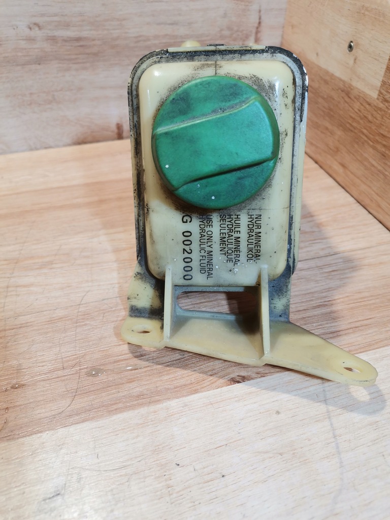 фото №8, Бачок підсилювача audi a6 c5 8d0422373c