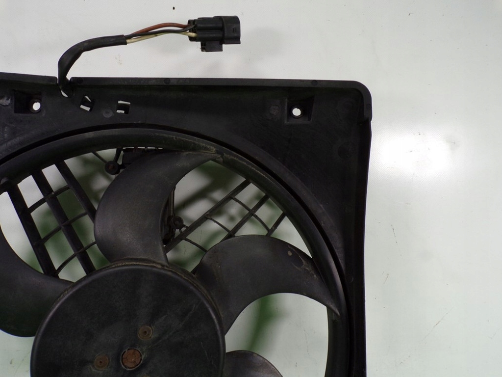Bmw e46 рестайлінг  2.0 дизель 150 km вентилятор радіатора Оригінал