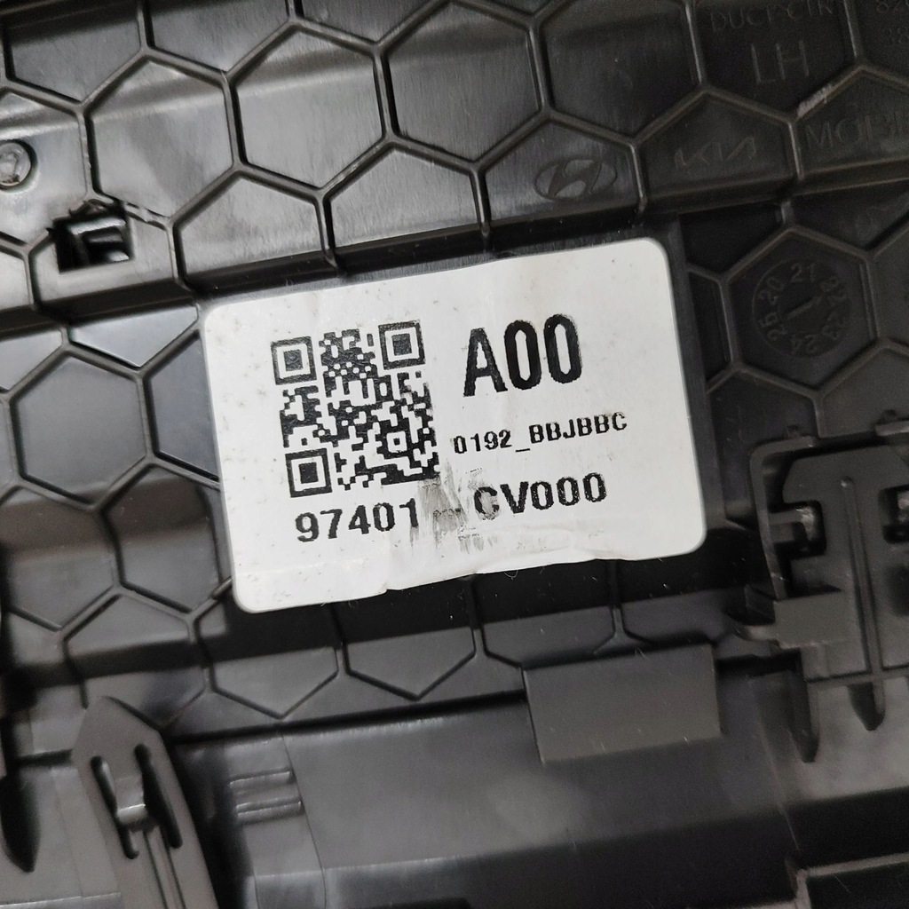 фото №8, Kia ev6 2022 форсунки / решётки обдув панели приборной панели