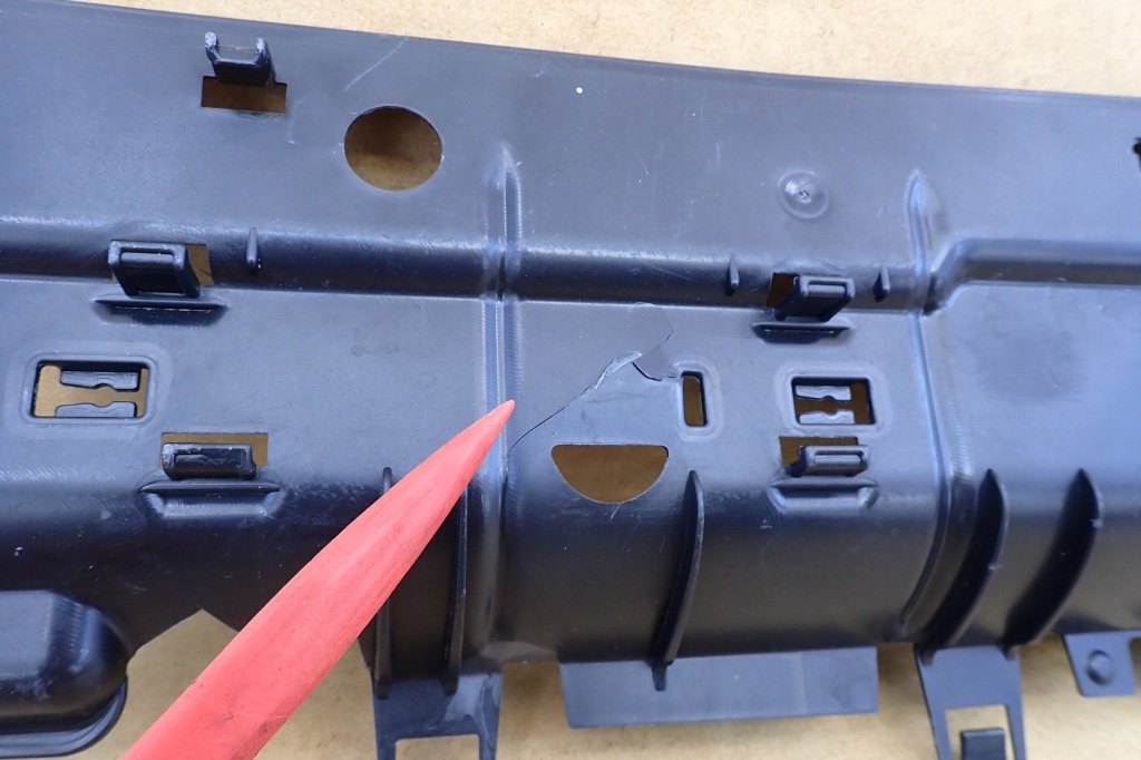 Porsche cayenne e3 23- руль воздуха кронштейн радиатора 9y0121293f Киев