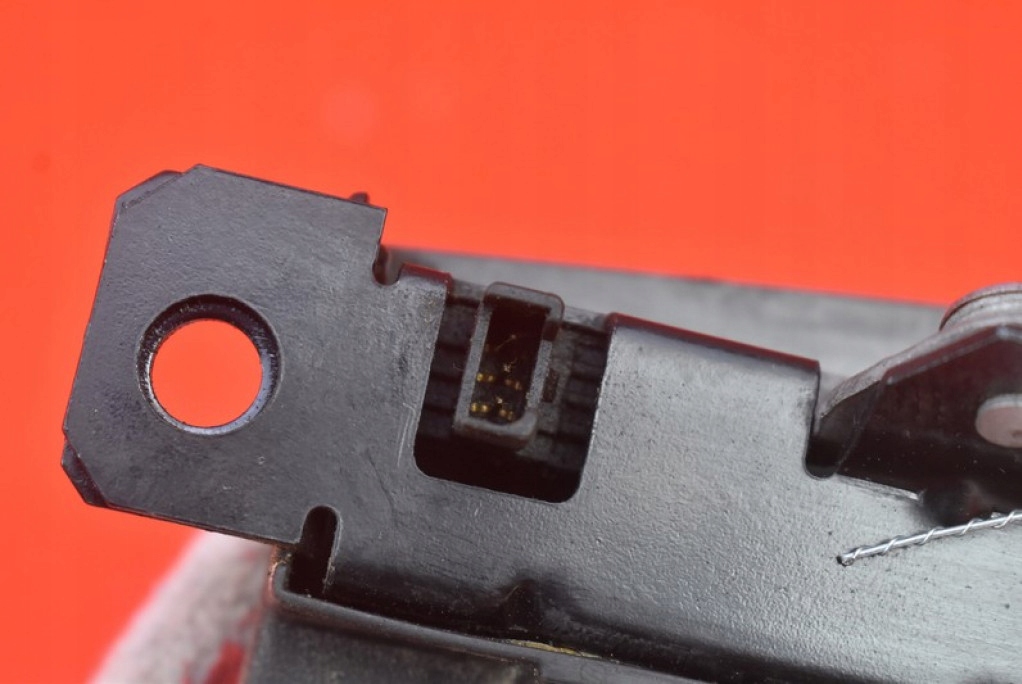 фото №6, Замок задний правого створки нижний 2k0827506e vw caddy 3 iii 2k lift 10-15