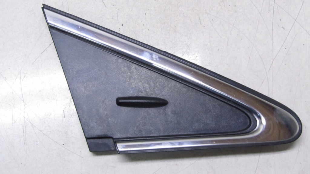 фото №1, Avensis t27 трикутник заглушка крила права 09-16