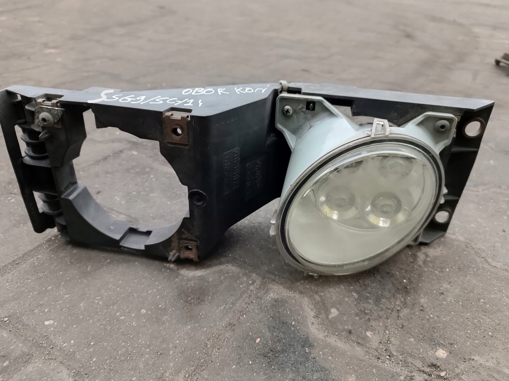 фото №1, Рамка противотуманная фара scania правая 1786695