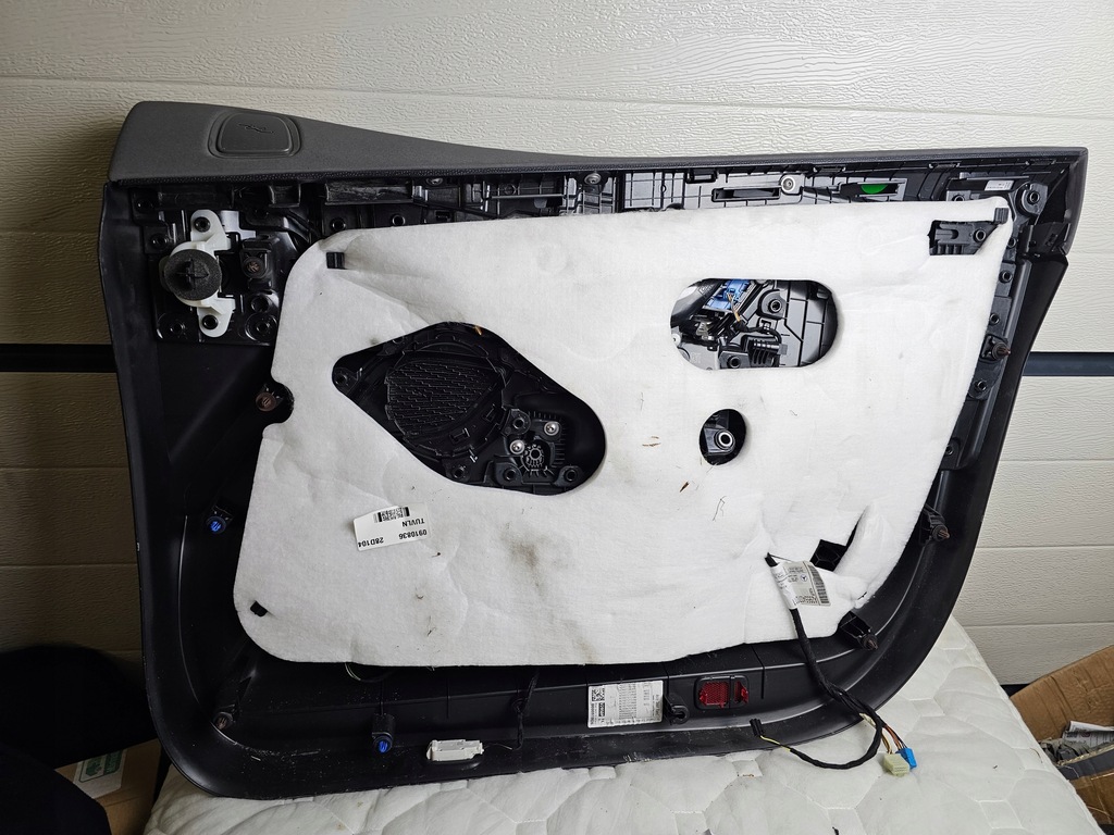 фото №11, Обшивка двері оббивка лівий перед europa mercedes eqe eve e w297