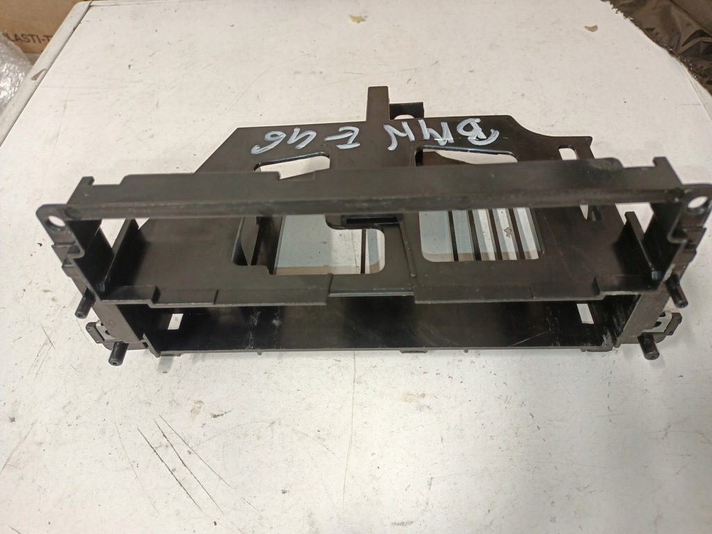 фото №1, Рамка каркас радіо bmw e46 8196112