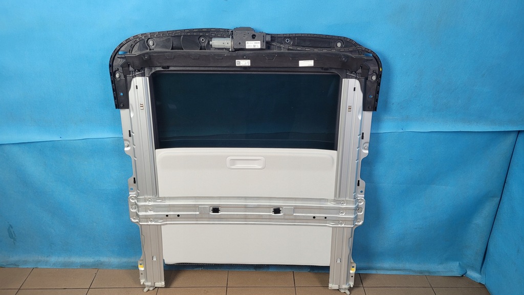 фото №8, Mercedes w206 c200 люк панорама a2067801800 a2239000532 a2067801401