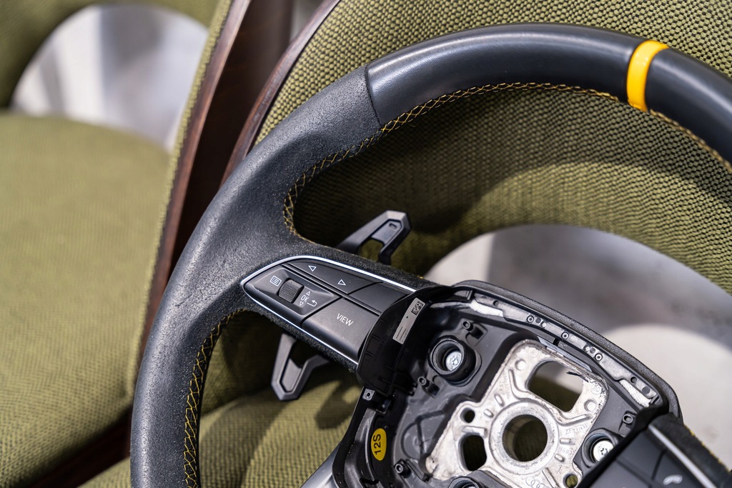 фото №12, Оригінальна повітропровід lamborghini urus повітропровід пелюстки перемикання оригінал 2018 -