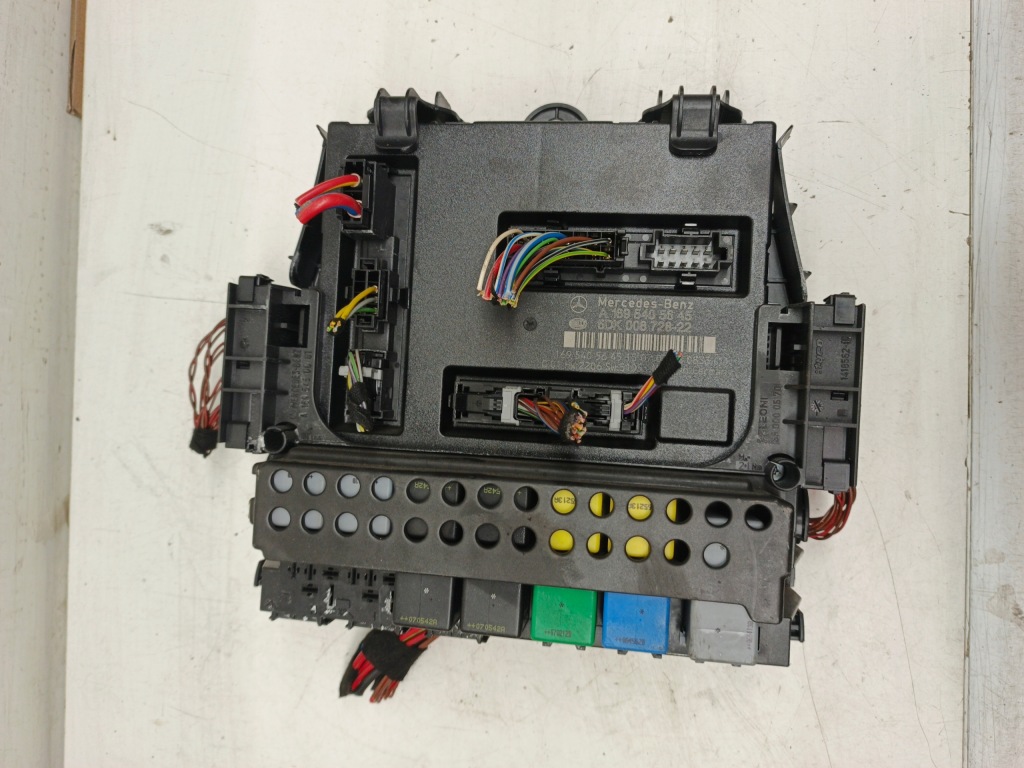 Купить Коробка предохранителей mercedes-benz w245