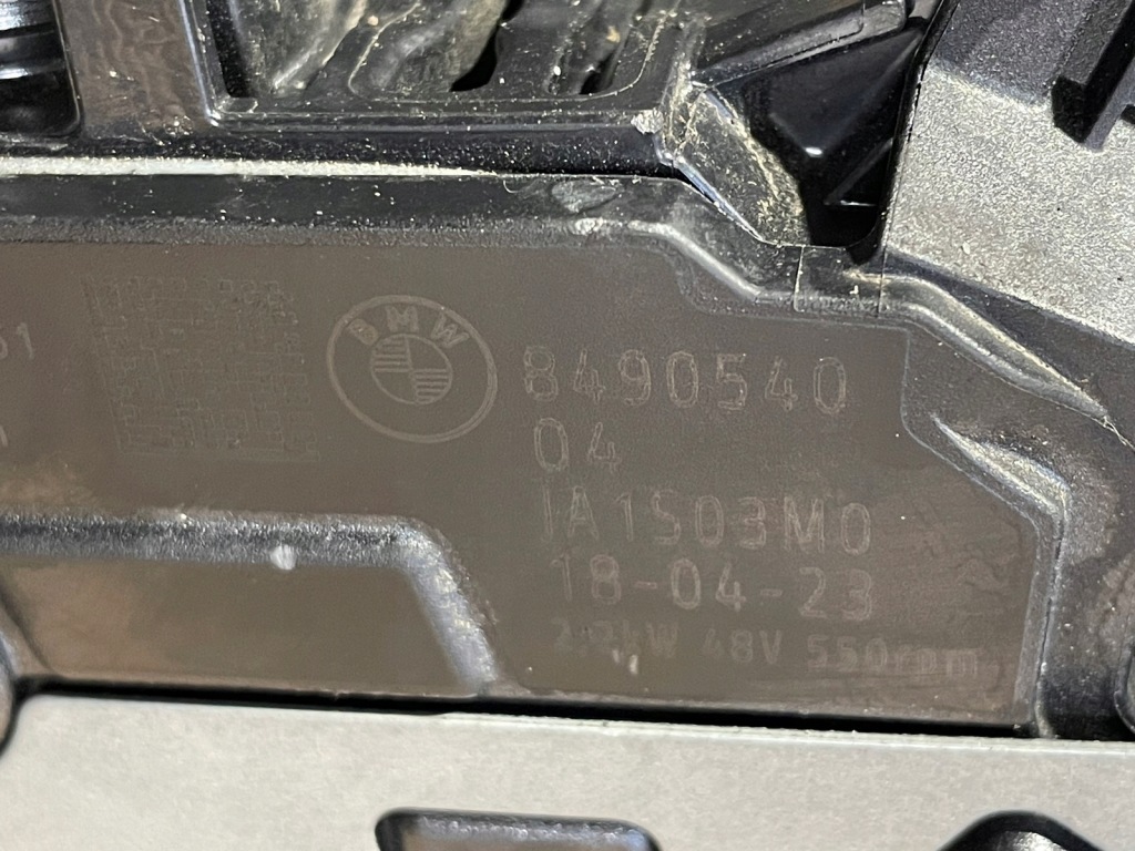 Bmw g20 g01 g30 g01 g05 g07 3.0i генератор 8490540 Недорого