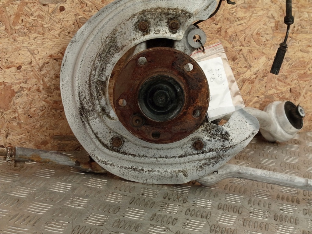 фото №12, Bmw f20 поворотный кулак рычаг левый перед 6792285