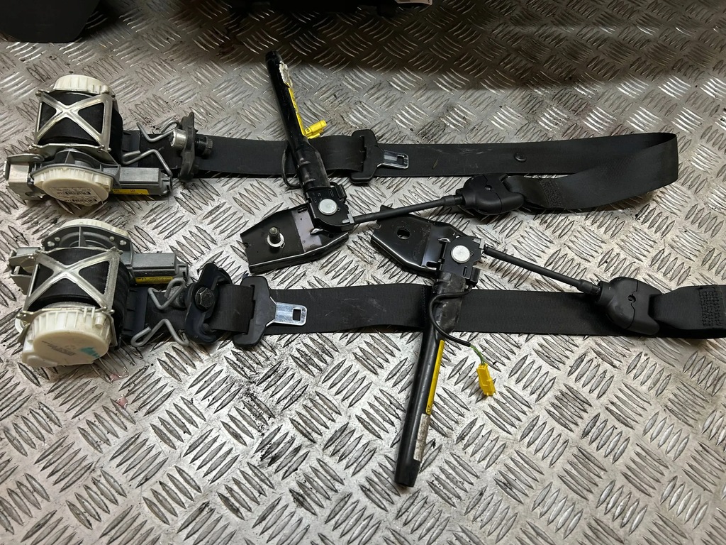 фото №9, Приборная панель консоль ремни подушка безопасности комплект alfa romeo giulietta europa