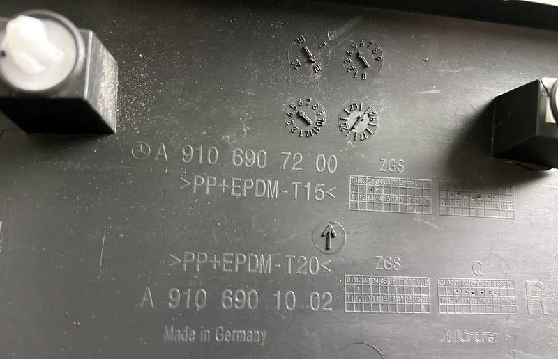 A9106907200 молдинг боковая крыла заднего do mercedes sprinter 910 правая Киев