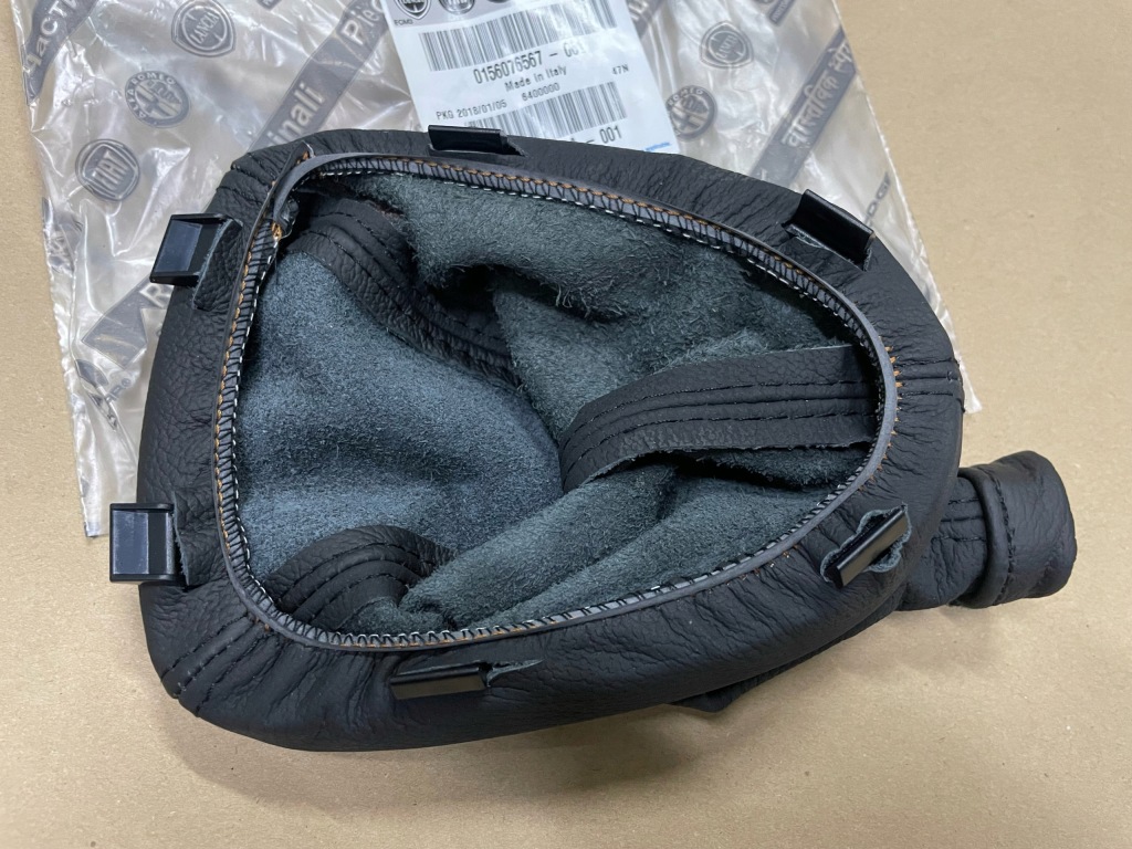 фото №3, Alfa romeo gt чехол домкрата czarna кожа czarna napa + рамка